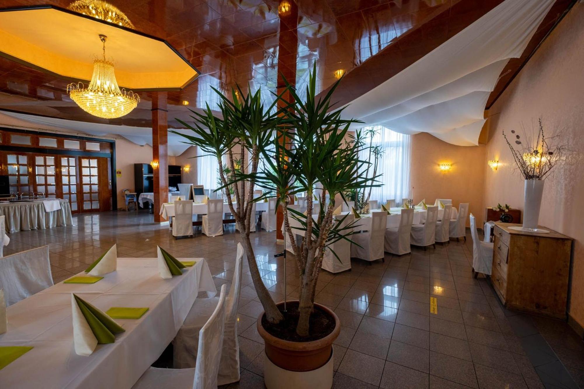 Kraichtaler Hof Hotel Exterior photo